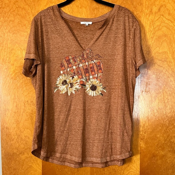 Set of 2 Maurice’s Fall Tees - Picture 4 of 6